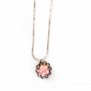 Elegant Gold and Pink Floral Pendant Necklace